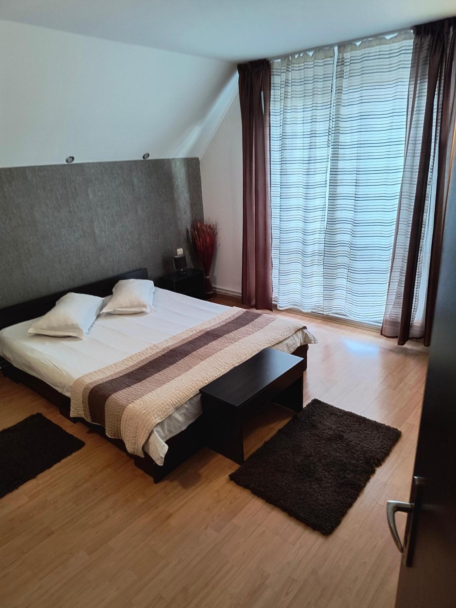 Casa Mais Braşov Esterno foto