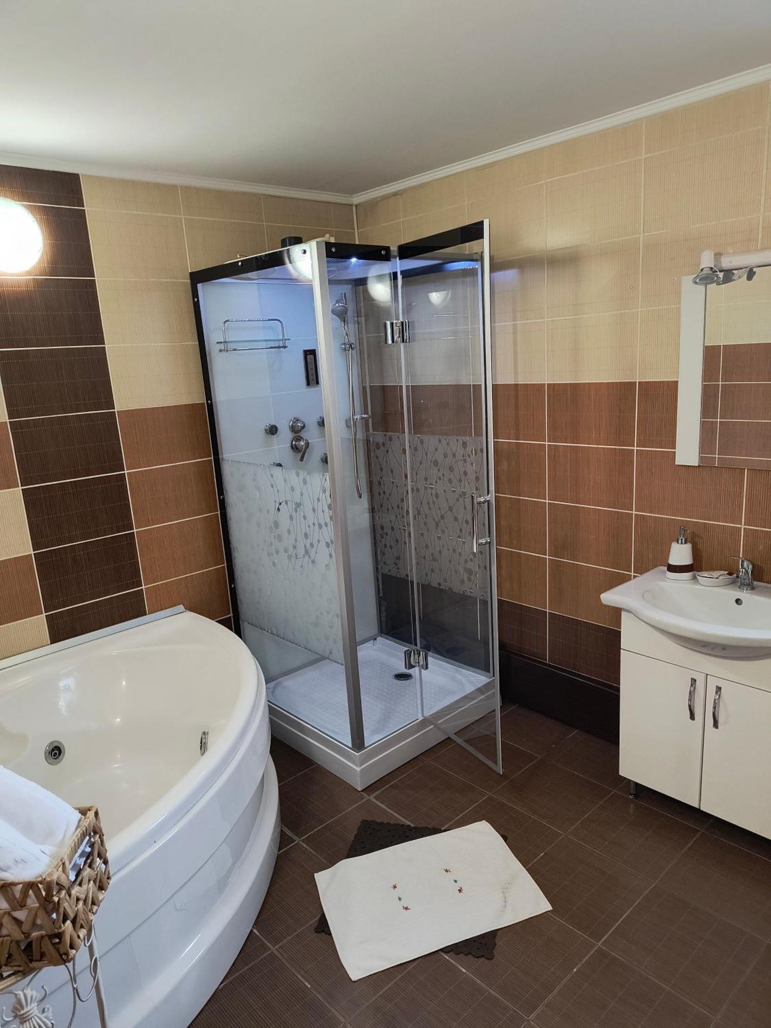 Casa Mais Braşov Esterno foto