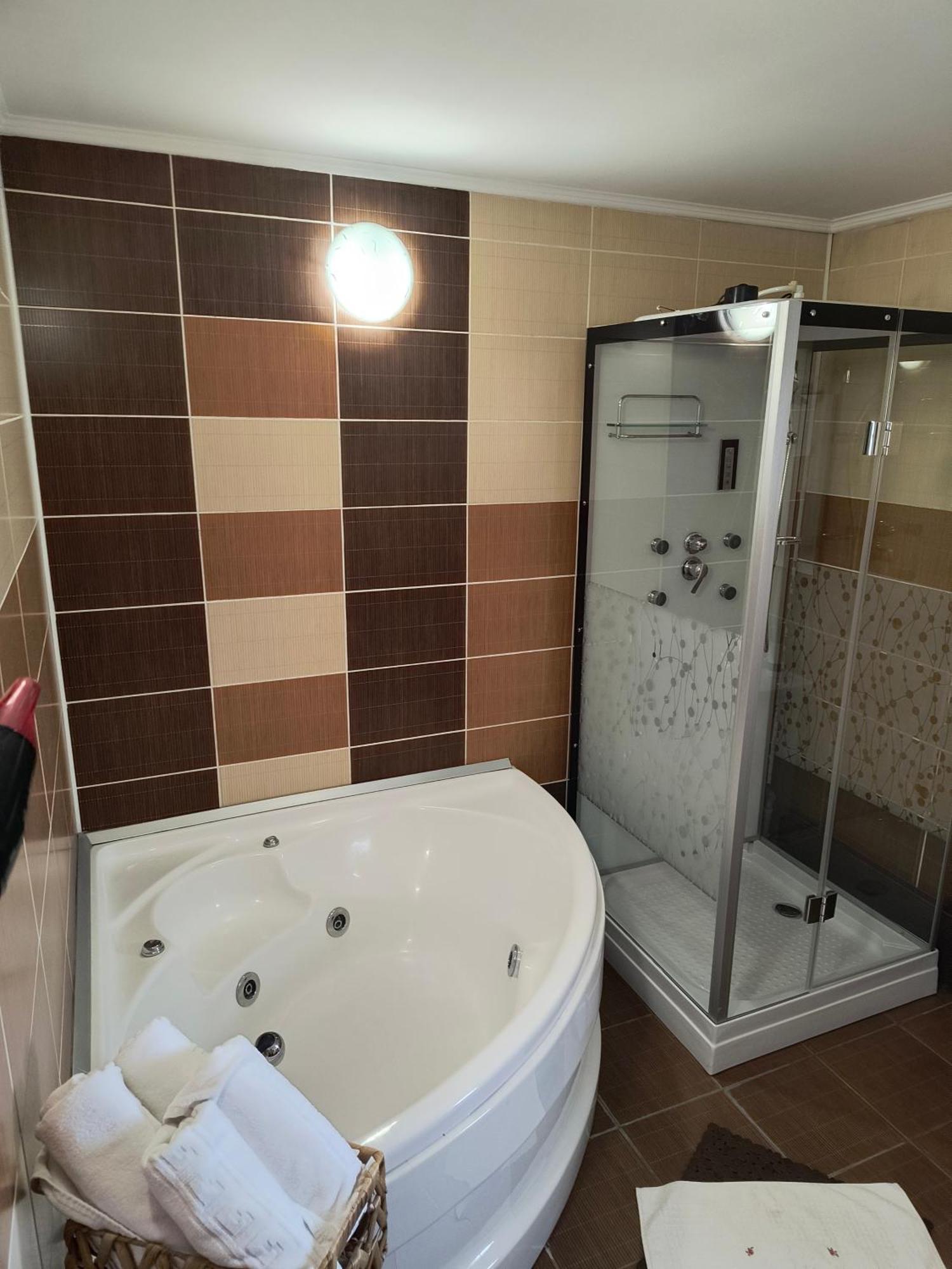 Casa Mais Braşov Esterno foto