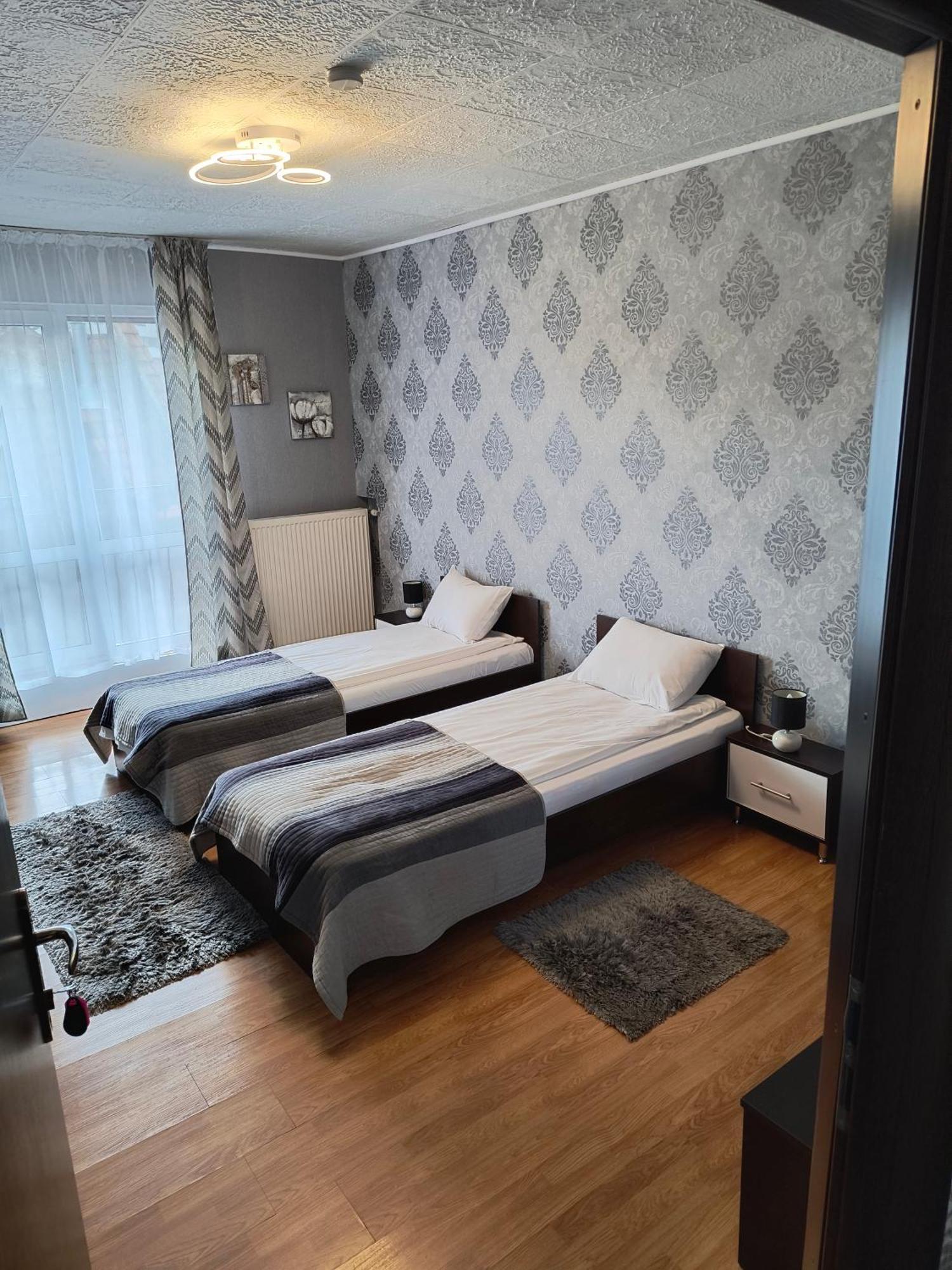 Casa Mais Braşov Esterno foto