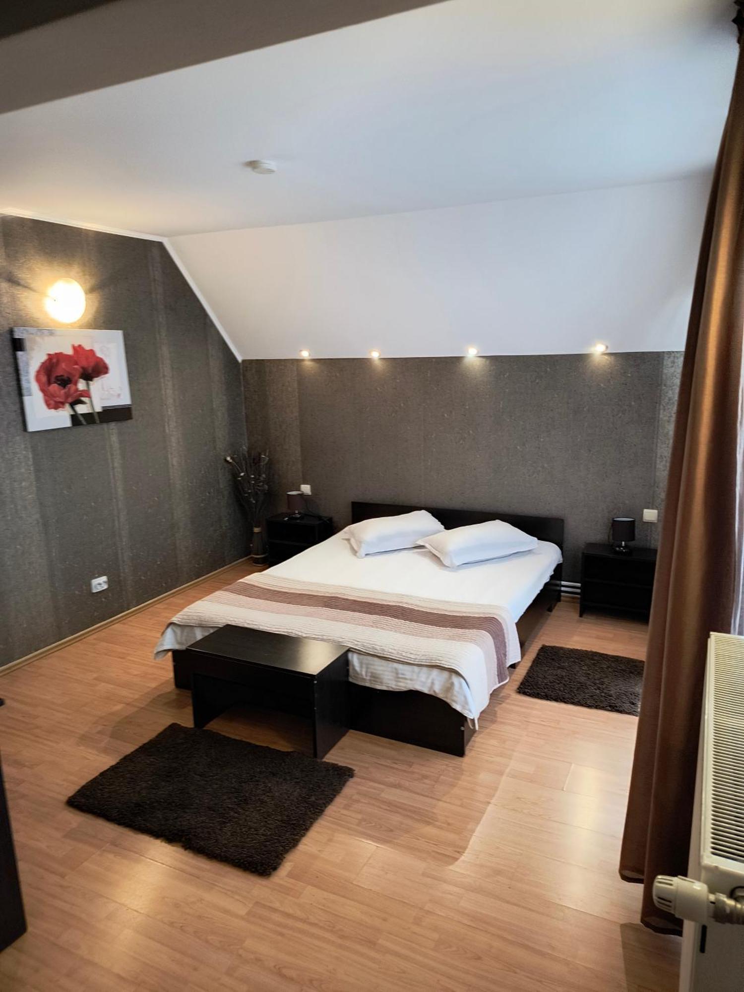 Casa Mais Braşov Esterno foto